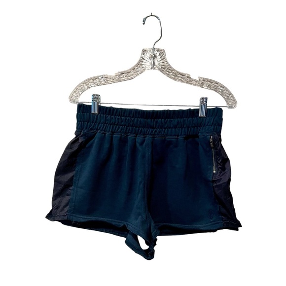 Free People Movement HalfwayThere shorts navy blue medium - Picture 3 of 6